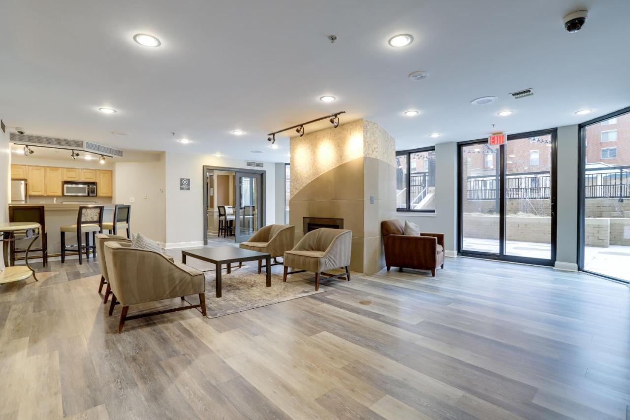 Elegant And Charming Condo At Ballston With Pool Arlington Exteriér fotografie