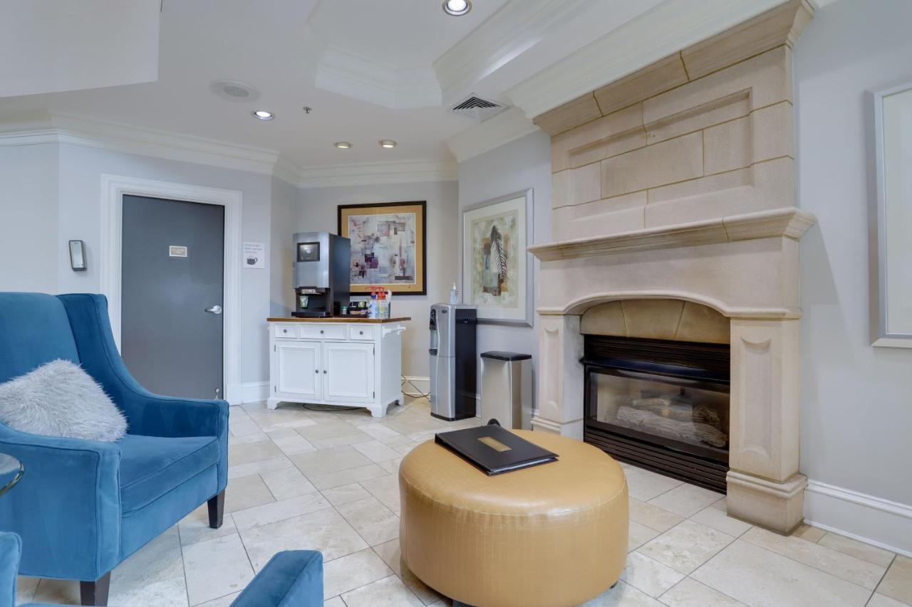 Elegant And Charming Condo At Ballston With Pool Arlington Exteriér fotografie