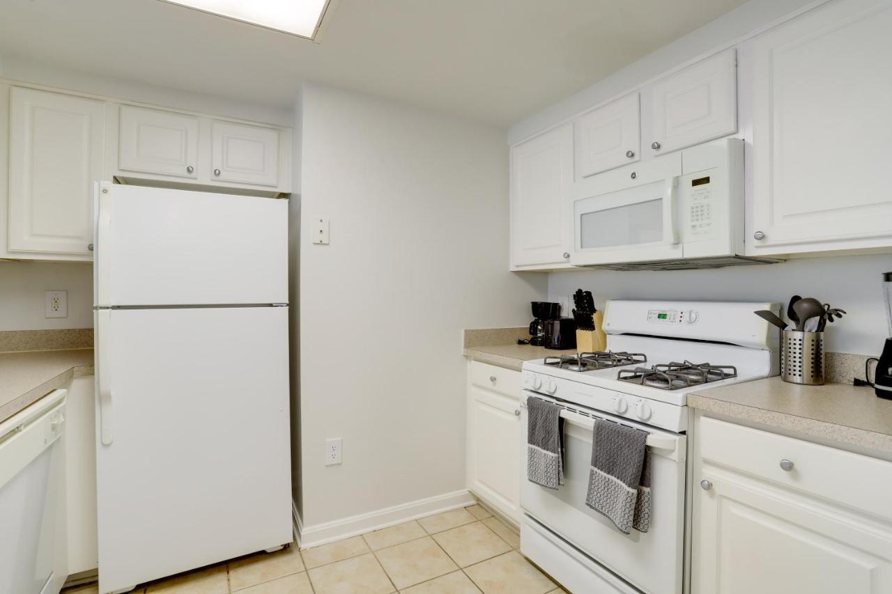 Elegant And Charming Condo At Ballston With Pool Arlington Exteriér fotografie
